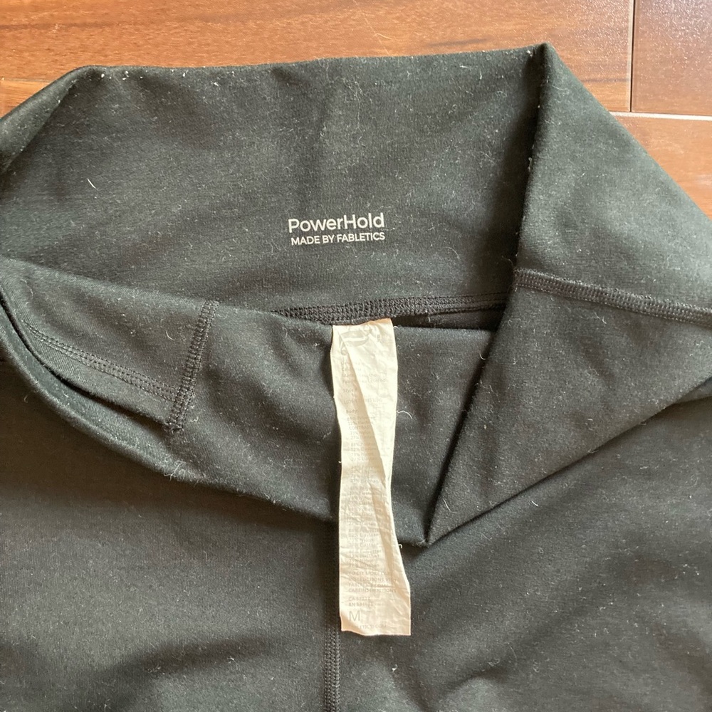 Fabletics High-Waisted PowerHold 7/8 size M